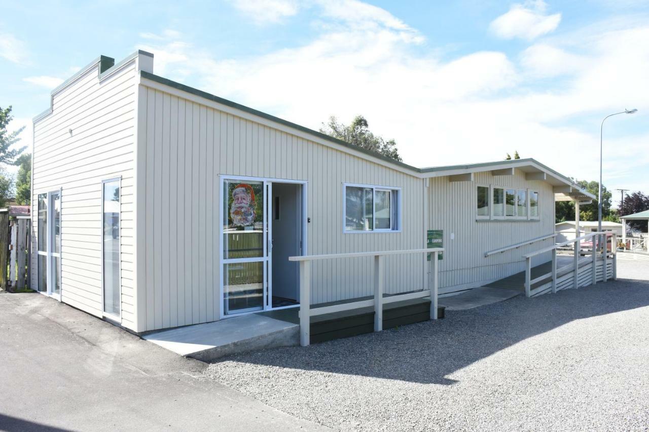 Featherston Motels And Camping Exterior foto